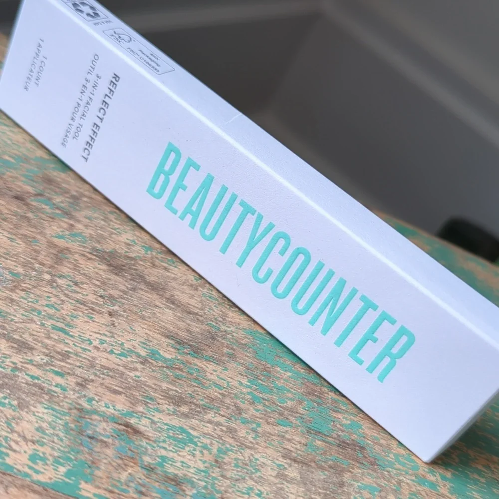 Beautycounter I BRAND NEW IN BOX Reflect Effect 3-in-1 Facial Tool - Picture 4 of 11